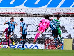 Carlos Acevedo se tiró de palomita para empatar el marcador. IMAGO7