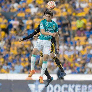 León sorprende a Tigres en su casa