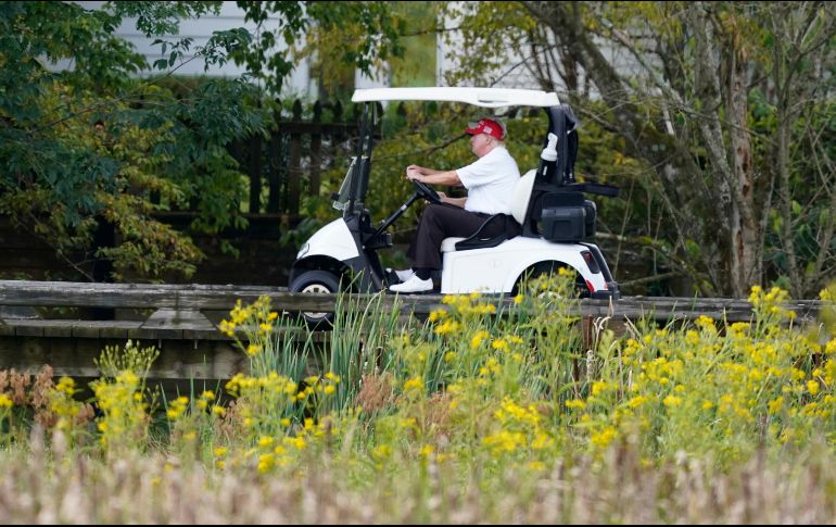 Trump indicó que se encontraba trabajando en su club de golf en Washington DC, junto al río Potomac, para acto seguido afirmar 