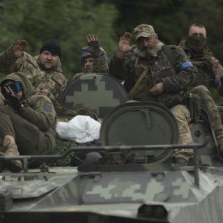 Rusia vs Ucrania: Moscú anuncia bombardeos "masivos" en las líneas de frente en Kiev