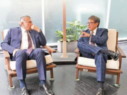 Adán Augusto (izquierda) y Ricardo Monreal charlaron sobre el avance de los temas legislativos. ESPECIAL