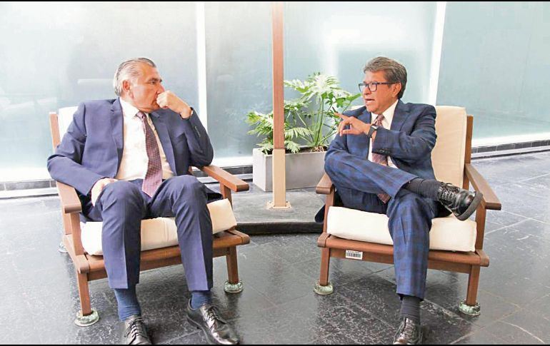 Adán Augusto (izquierda) y Ricardo Monreal charlaron sobre el avance de los temas legislativos. ESPECIAL