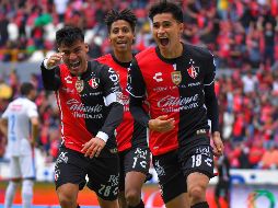 Unos cinco mil aficionados tapatíos que apoyan a los Zorros se dieron cita en la Gran Manzana con la finalidad de dar aliento a sus jugadores. IMAGO7