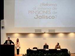 Hoy se llevó a cabo el foro ¿Reforma al Sistema de pensiones de Jalisco?, organizado por el Centro de Estudios Estratégicos para el Desarrollo y el Sistema Universitario de Radio, Televisión y Cinematografía de la UdeG. ESPECIAL /