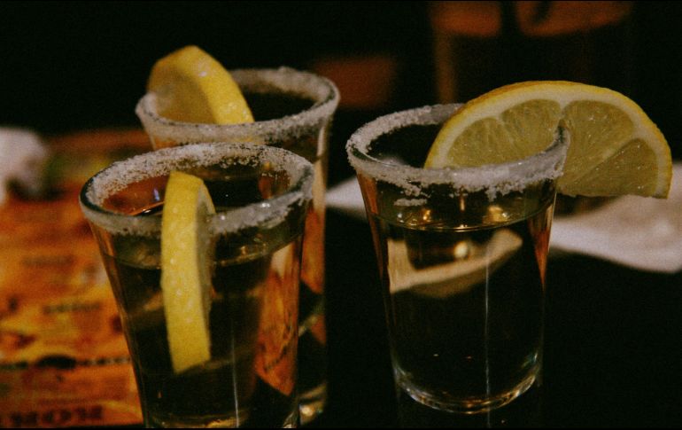 Con estas deliciosas bebidas, seguramente pasarás unas fiestas patrias inolvidables. ESPECIAL/UNSPLASH