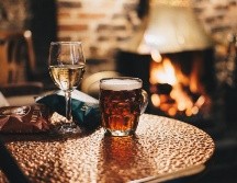 Conoce las diferencias entre la cerveza y los destilados. ESPECIAL/Photo by Ambitious Creative Co.-Rick Barret on Unsplash..