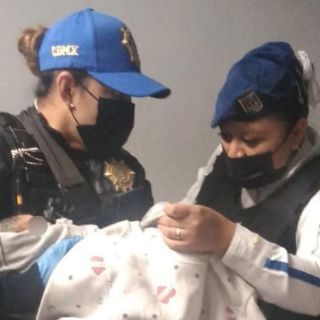 Mujer da a luz dentro del metro de la CDMX