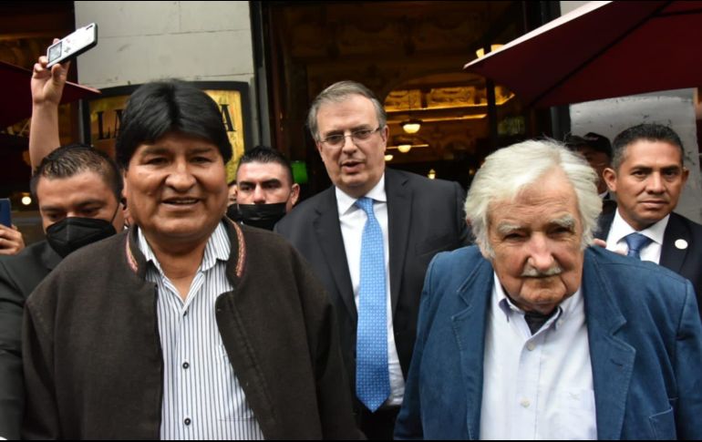 Marcelo Ebrard, Evo Morales y José Mújica en México por la celebración del Grito de Independencia. TWITTER/@m_ebrard