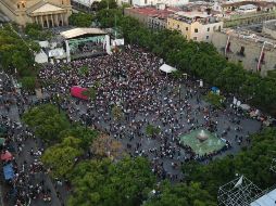 Aspectos generales del Centro tapatío, en donde ya se aprecian grandes multitudes. EL INFORMADOR/A. Navarro