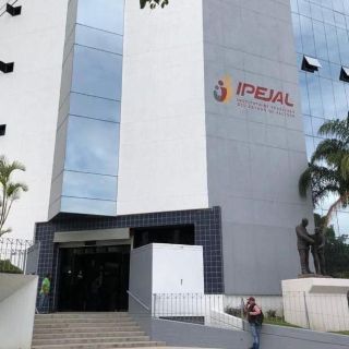 Van por más funcionarios por desfalco del Ipejal