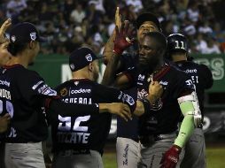 Orlando Calixte pegó jonrón productor de dos carreras en la séptima entrada. EFE/L. Henández