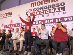 Claudia Sheinbaum fue arropada por la militancia de Morena durante el Congreso Nacional de Morena. ESPECIAL