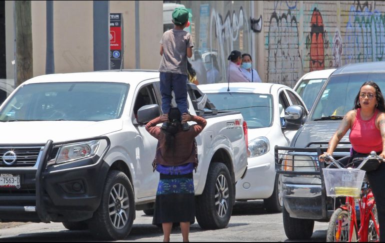 La mendicidad infantil, ya sea producto de la trata de personas o de la necesidad de lograr la subsistencia familiar, es un problema en aumento. EL INFORMADOR/Archivo
