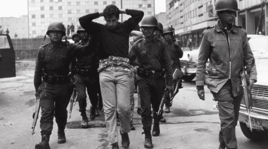 Cientos de estudiantes fueron arrestados durante la ocupación de la UNAM, y enviados a Lecumberri. ESPECIAL/UNAM