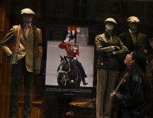 Se espera que cientos de miles de personas se congreguen en todo el recorrido para despedir a Isabel II. AFP / L Gouliamaki