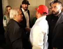 Eso sí, el dueño del Rebaño traía puesta una gorra de las Chivas. ESPECIAL