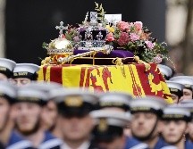 Unos 800 invitados, incluidos empleados de la difunta reina, asistieron al último oficio público. EFE/T. Akmen