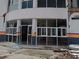 Fotografía cedida por la Secretaría de Salud en Michoacán, donde se observan los daños causados por el sismo al Hospital de Maruata. EFE/Salus Michoacán