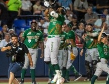 José Martínez pegó jonrón productor de tres carreras en la baja de la séptima. EFE/M. Sierra