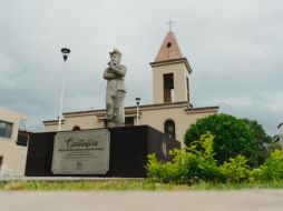 Durante la ceremonia de develación, se leyeron una palabras enviadas por Tita Marbez en las que agradece el gesto. CORTESÍA / Ayuntamiento de Sayula