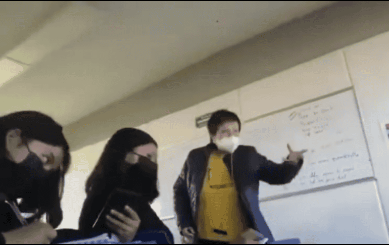 Hasta el momento, las autoridades de Puebla o la institución educativa no se han pronunciado por la actuación de la maestra. TWITTER