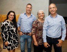 Rosalinda Flores, Alejandro, María Elba y Francisco Carabes. GENTE BIEN JALISCO/Claudio Jimeno