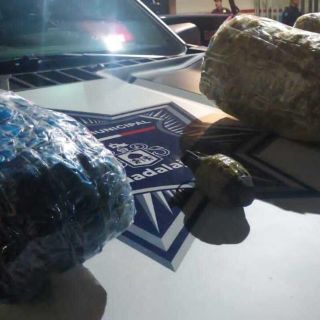 Caen seis con granada, droga y un auto robado en La Moderna