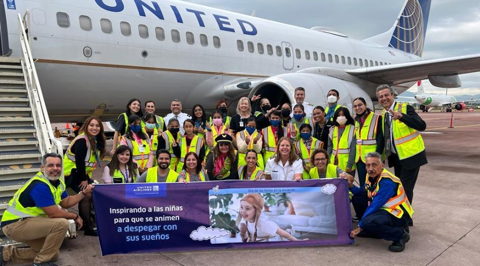 Esta es la primera vez que la aerolínea estadounidense organiza el Día de las Niñas en la Aviación en México. ESPECIAL/United Airlines