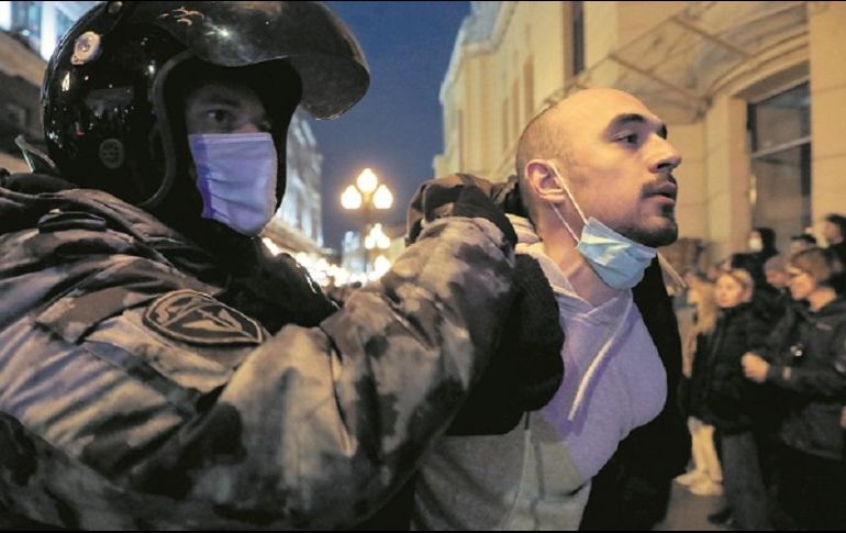 La Policía de Moscú contuvo a los manifestantes que se dieron cita al centro de la ciudad. EFE