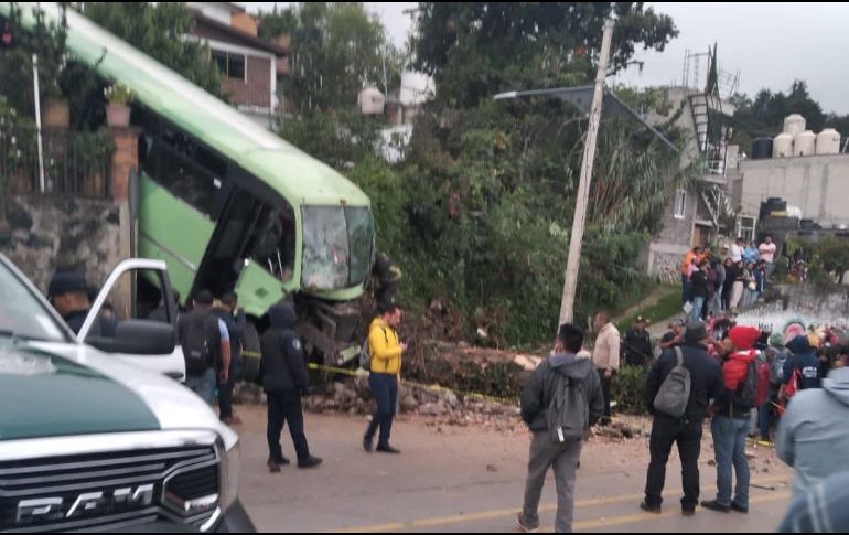 El accidente con decenas de lesionados ocurrió esta mañana en la carretera México-Cuernavaca. ESPECIAL