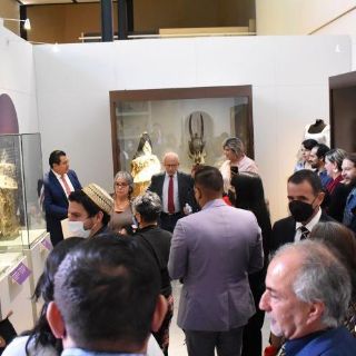 Inauguran la exposición "Mundos divinos y objetos de lo sagrado" en el MNCM