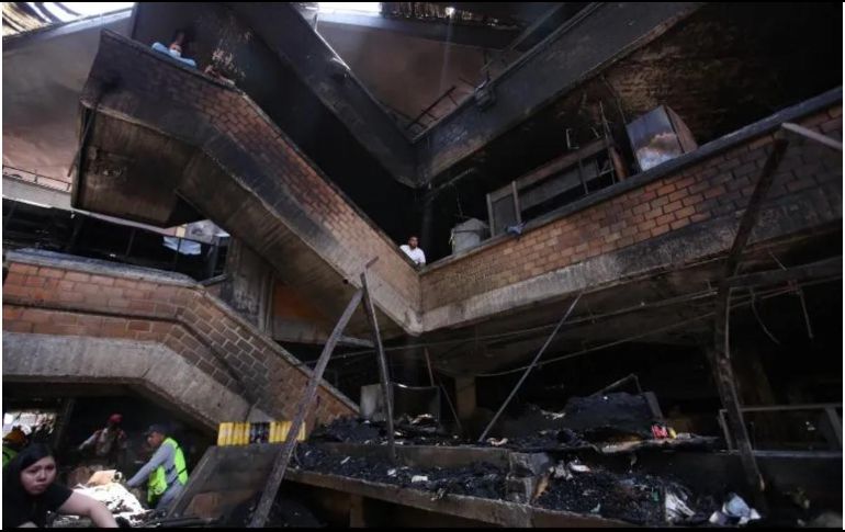 El incendio ocurrido el pasado 30 de marzo arrasó con cientos de puestos de San Juan de Dios. EL INFORMADOR/ARCHIVO