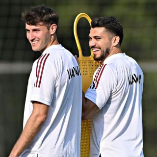 Santiago Giménez no se siente en desventaja