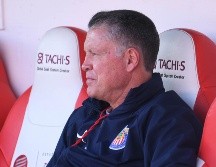 Ricardo Peláez tiene descontenta a la afición de las Chivas. IMAGO7