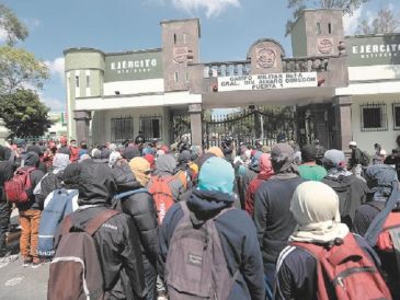 Ayer se llevó a cabo la Jornada Nacional de Lucha ante la Deuda de Justicia del Estado en el Caso de Ayotzinapa. EFE