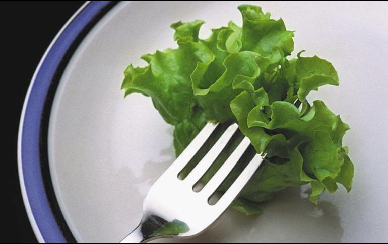 Una dieta rica en consumo de vegetales de hoja verde reduce el riesgo de padecer enfermedades cardíacas y algunos tipos de cáncer. AP / ARCHIVO