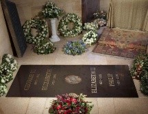 Isabel fue sepultada junto al Duque de Edimburgo el lunes en la noche en un servicio privado. AFP/ROYAL COLLECTION TRUST-THE DEAN AND CANONS OF WINDSOR