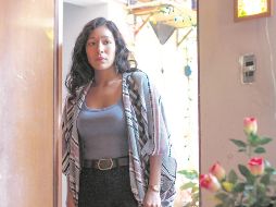 Yoshira Escárrega. La actriz interpreta a “Elisa”, una antropóloga que trabaja para descifrar una serie de asesinatos que han conmocionado al país. ESPECIAL