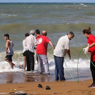 Sube a 94 número de muertos por naufragio en Siria