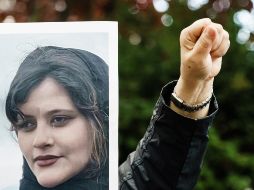 En Irán, las mujeres deben cubrirse el pelo y el cuerpo hasta debajo de las rodillas y no deben llevar pantalones ajustados. EFE / C. Bilan