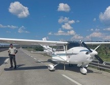 Una aeronave marca Cessna 182 aterrizó de emergencia en el Macrolibramiento Sur. ESPECIAL