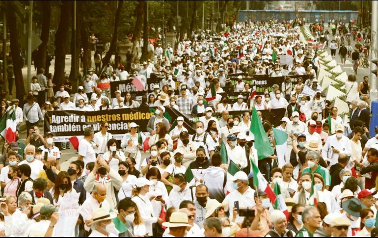 Los manifestantes recorrieron Paseo de la Reforma hasta llegar al Ángel de la Independencia. EL UNIVERSAL