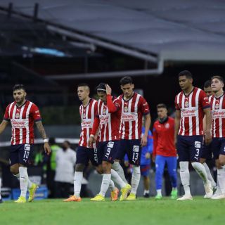 ¿Y la defensa? Chivas recibe tres goles por partido
