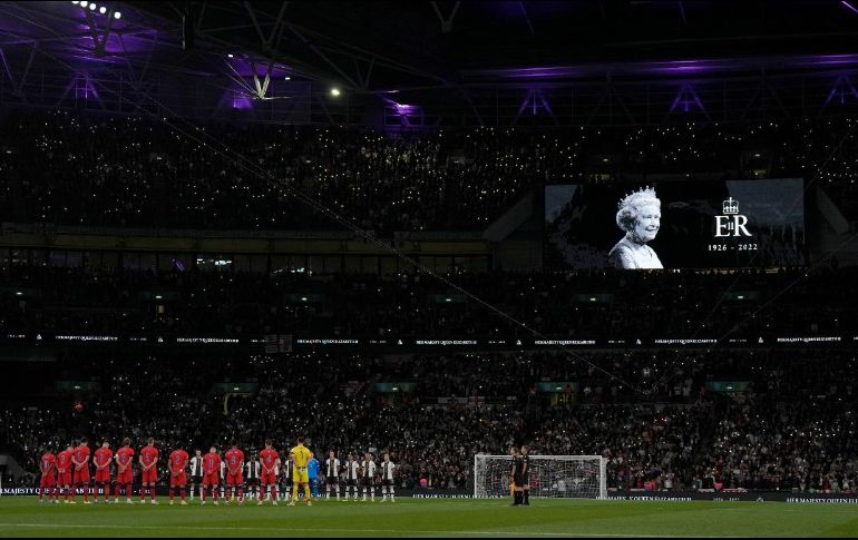 Wembley despidió a la Reina Isabel II y dedicó el primer God Save The King en 70 años. AP/A. Grant