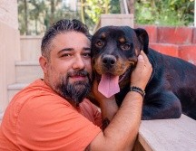 En Tinder, el 70% de los solteros considera que tener un perro en sus fotos de perfil les ayudará a obtener más coincidencias. ISTOCK GETTY IMAGES/ Phynart Studio