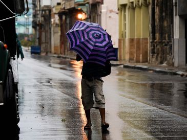 "Ian", de categoría 3 está teniendo "impactos significativos de vientos y marejada ciclónica sobre el oeste de Cuba". AFP / Y. Lage