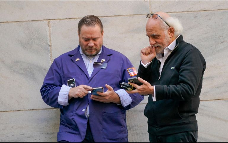 Por sectores, predominaron los descensos y estuvieron encabezados por las compañías de bienes esenciales, servicios públicos y bienes raíces. AP/M. Altaffer