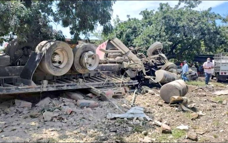 Algunos de los videos difundidos en redes sociales, mostraron cómo quedó el lugar de los hechos tras el accidente. ESPECIAL