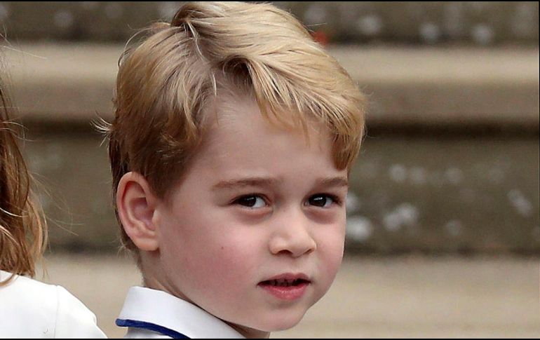El príncipe George advierte a sus compañeros que su papá será el rey y es mejor que 