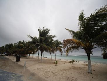 "Ian" provocará rachas de viento de 50 a 60 km/h y oleaje de 1 a 3 metros de altura en las costas de Campeche, Yucatán y Quintana Roo. EFE / ARCHIVO